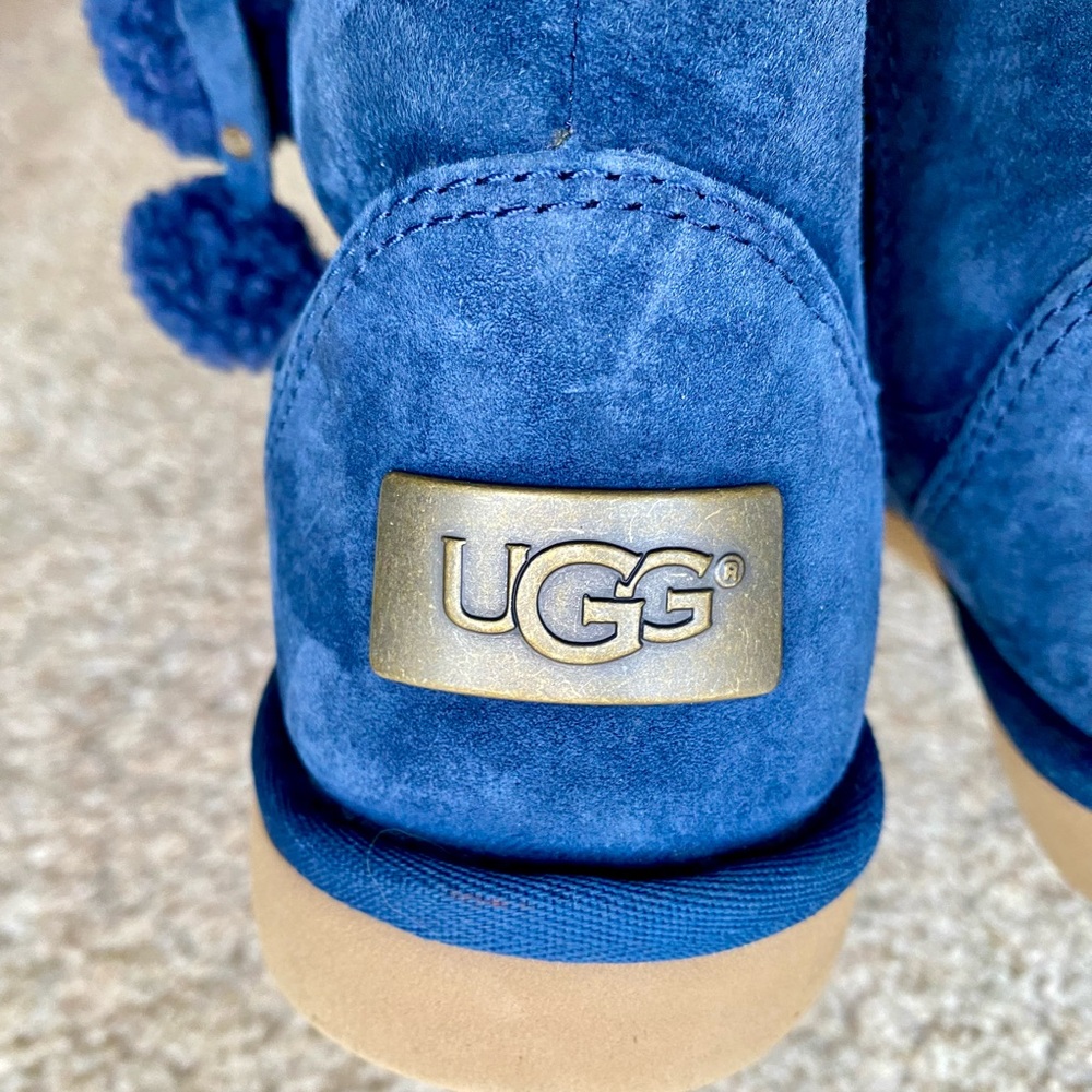 UGG Plumdale Cuff Boots - Picture 8 of 15